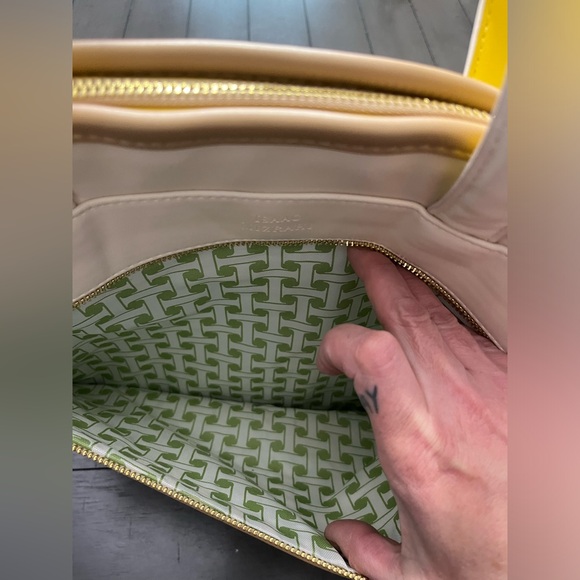 Isaac Mizrah large office bag. Has a laptop zip up soft cover as well. - Picture 9 of 16